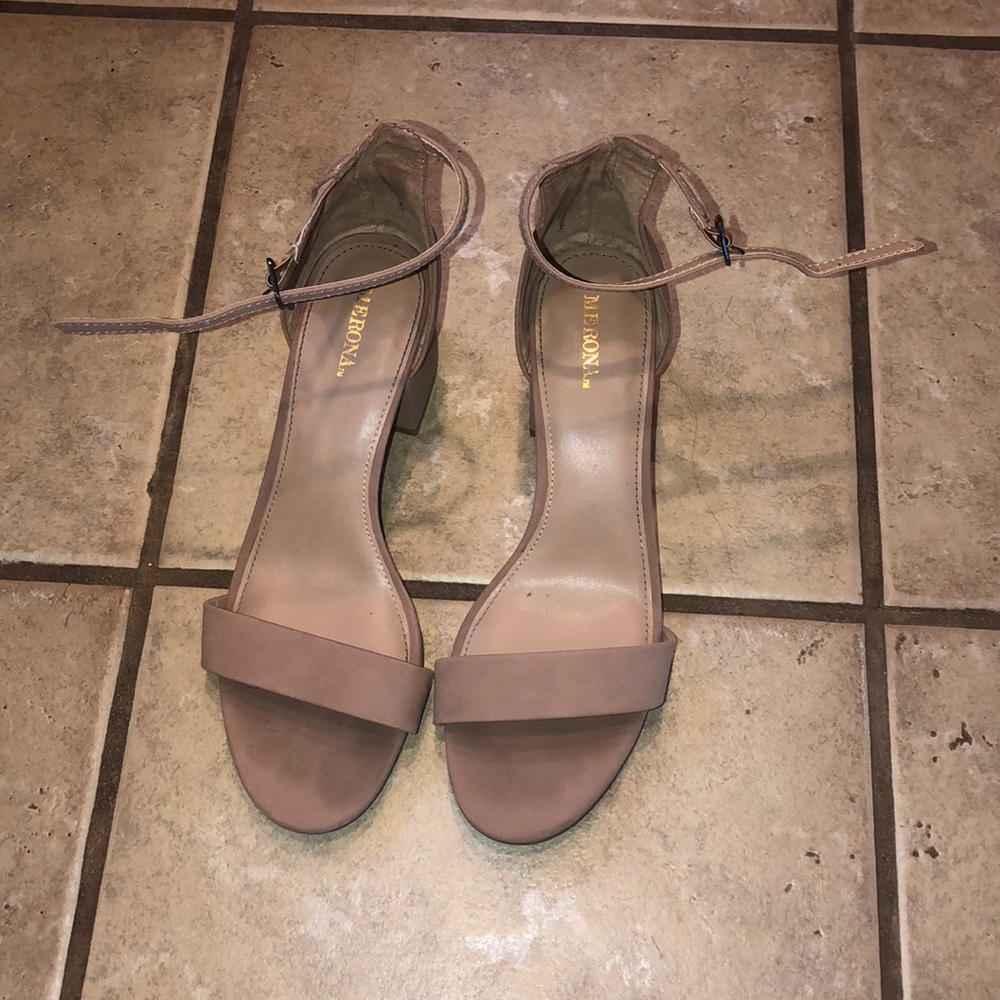 Gently used Merona heels